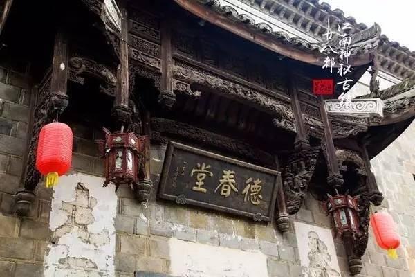 大型警车找轮胎